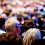 Pourquoi organiser un spectacle réunissant enfants et seniors ? Pourquoi organiser un spectacle réunissant enfants et seniors ?