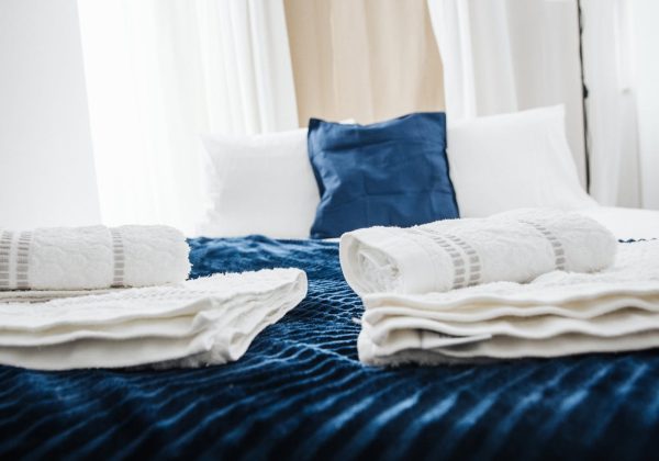 Appart hôtel vs hôtel classique : que choisir à Reims ?