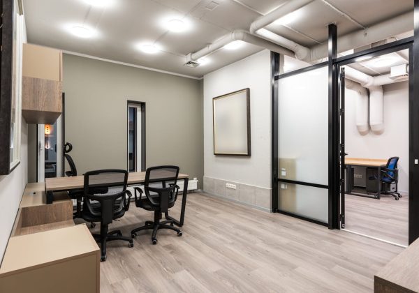 Comment bien insonoriser une salle de réunion avec des cloisons adaptées ?